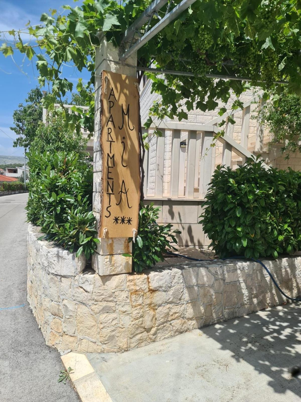 Apartments Mia Okrug Gornji Exterior foto