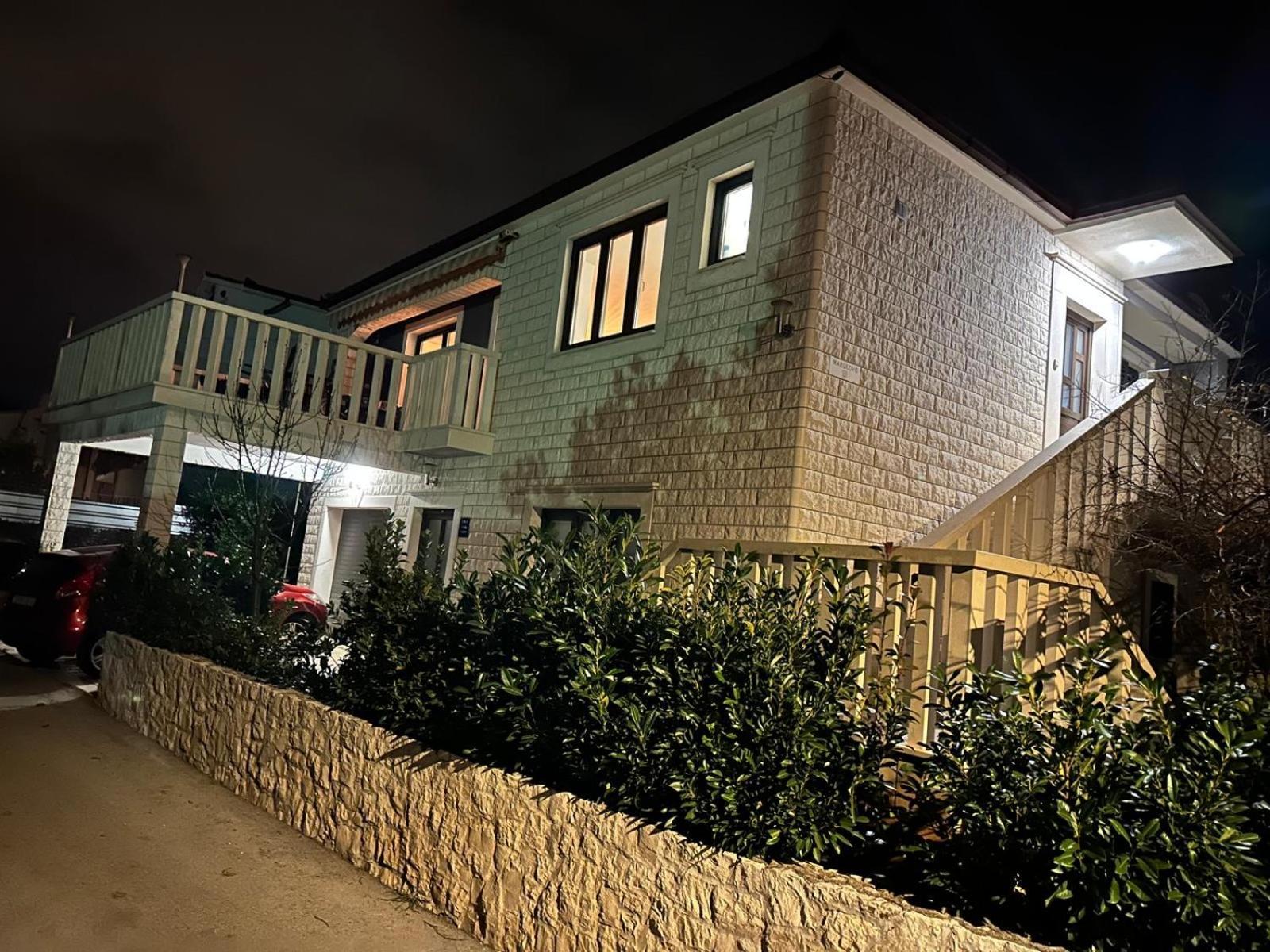 Apartments Mia Okrug Gornji Exterior foto